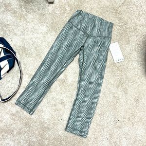 Lululemon cropped leggings